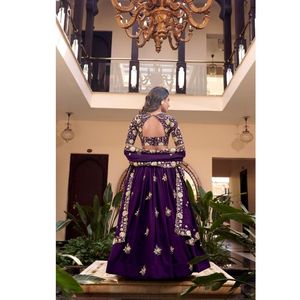 Nouvelle collection de magnifiques lehenga choli de créateurs en gros par Royal Export Surat - Product Image 6