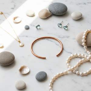 Bracelet manchette ajustable pour femme en laiton plaqué argent gravé, élégant, ouvert, bijou de créateur, cadeau, en promotion - Product Image 6