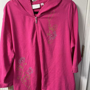 เสื้อฮู้ดดี้ผ้าเฟรนช์เทอร์รี่เนื้อหนัก 400 กรัม พิมพ์ลายกราฟิก ตกแต่งโลโก้ด้วยคริสตัลเต็มตัว พร้อมลายพิมพ์เพชรทั่วตัว - Product Image 1