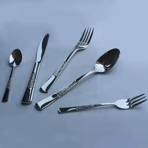 Nuevo juego de cubiertos de acero inoxidable, ideal para cualquier decoración de cocina, ya sea moderna, rústica o tradicional, con un diseño fantástico. - Product Image 5