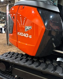 Mini-excavatrice sur chenilles Kubota KX040-4, godet noir 0,11 m³, équipement de construction haute puissance - Product Image 2