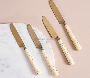Couteaux à beurre de table en acier inoxydable de qualité supérieure avec poignée à pois (lot de 4) - Product Image 4