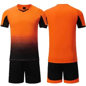 新款空白跑步足球球衣套装足球运动制服完美缝制定制标志足球球衣2022