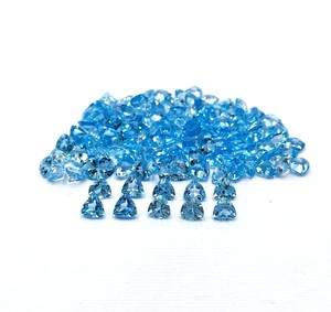 Topaze bleue suisse naturelle de 5mm trillion de pierres précieuses en vrac de haute qualité topaze bleue à facettes pierre en vrac pour la fabrication de pendentif de bijoux - Product Image 1