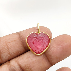 Wholesale Fashion Pendant Necklace with Handmade Rainbow Moonstone Gemstone Heart Carving Gold Vermeil Bezel Set Amazing Charm - Product Image 5