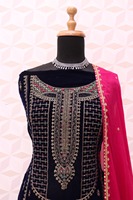 Excellente qualité Winter Collections Designer Velvet Salwar Kameez avec broderie lourde Séquence de 3mm