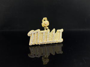 Pendentif de luxe en acier inoxydable plaqué rhodium imitation diamant CZ glacé Hip Hop unisexe - Product Image 3