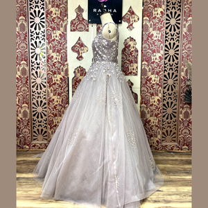 Vestido de diseñador en color dorado champán con trabajo manual pesado para novia, aspecto de recepción de cóctel de La India Cantidad - Product Image 3