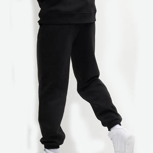 Venta al por mayor de pantalones deportivos de entrenamiento casual personalizado gimnasio pantalones de chándal para los hombres ligero de punto estampado frente plano - Product Image 6