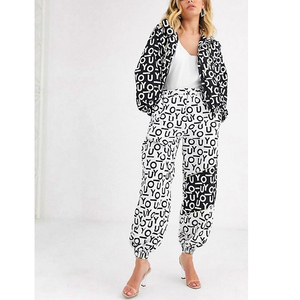 Último Diseño al por Mayor: Conjunto de Dos Piezas de Top Corto y Joggers de Terciopelo/Velour Tie-Dye para Mujer, Estilo Urbano y Yoga de Cintura Alta - Product Image 5