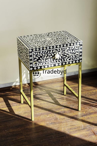 Table de chevet en incrustation d'os de qualité supérieure avec tiroir Artisan Cabinet fait main pour décor élégant à la maison Incrustation d'os Console Style Tradebyd - Product Image 3