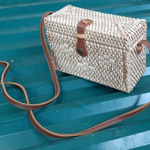 Vente en gros Boho Rotin Crossbody \ Cadeau parfait pour les femmes, sac à main tendance - Product Image 2