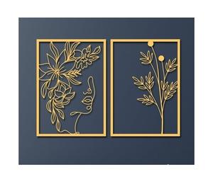 Superbe art mural abstrait en métal de fer avec des bandes métalliques entrelacées audacieuses créant une caractéristique de décoration moderne frappante - Product Image 2