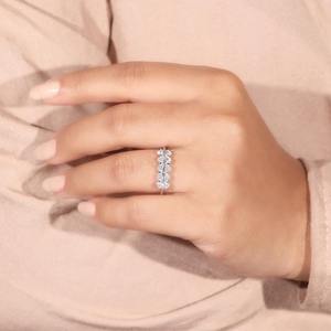 Bague à cinq pierres en diamant de laboratoire de 1,33 CTW, bague à coupe ovale, diamant certifié, bague de fiançailles, bague de promesse pour elle, design unique - Product Image 1