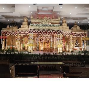 Decoración Tradicional del Mandap para Bodas del Sur de la India con Diseño de Manavarai, Mandap de Boda con Tema de Balaji Hecho a Mano con Fibra, Nueva York - Product Image 1