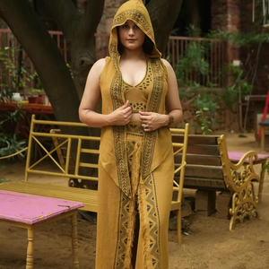 Conjunto de color mostaza | Pantalones Palazzo con estampado de bloques a mano y Top Halter | Ropa Bohemia sostenible - Product Image 1