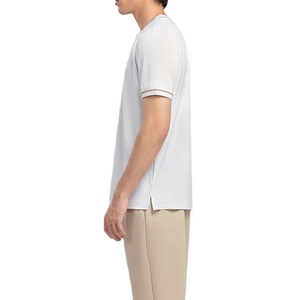 ผู้ผลิตเสื้อผ้าแบบ OEM/ODM เสื้อยืดทรงปกติสำหรับฤดูร้อน เสื้อผ้าแฟชั่นสำหรับกิจกรรมกลางแจ้ง ผ้าไหม/ผ้าฝ้าย เสื้อยืดเนื้อหนัก 220 กรัม - Product Image 2