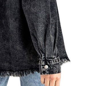 Chaqueta vaquera de algodón cómoda con lavado ácido suave de calidad para mujer logotipo personalizado con bolsillo en el pecho acolchado con OEM - Product Image 6