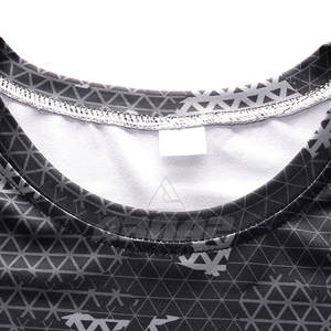 Equipo de entrenamiento de lucha de buena calidad personalizado para hombres Rash Guard MMA Rash Guard en precio razonable - Product Image 3