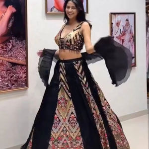 ชุดแต่งงานที่สวยงาม4เมตร flared faux georgette lehenga กับกระป๋องและชั้นผ้าใบ - Product Image 1