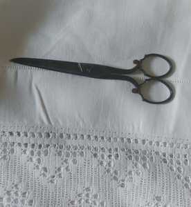 Ciseaux Victoriens Antiques en Acier Circa - Product Image 3