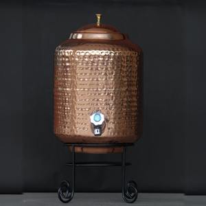 Refroidisseur d'eau en cuivre pur avec boîtier en acier inoxydable à finition martelée pour hôtel. - Product Image 1