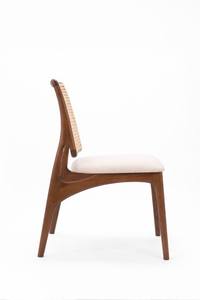 Chaise de salle à manger Victoria simple, fabriquée avec un cadre en teck massif de qualité et un tissage en rotin avec finition noyer pour une utilisation en intérieur. - Product Image 4