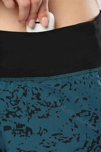 Women's Wholesale High Waisted Printed Yoga Shorts With Pockets Quick Dry Sporty Fitness Shorts For Running - Product Image 6
