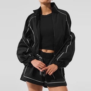 Conjunto corto cortavientos por sublimación con logotipo personalizado para mujer, conjunto de 2 piezas impermeable a prueba de viento, conjuntos cortos de chaqueta, chándales - Product Image 4