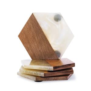 Sous-verres en bois enduits de résine fonctionnelle à haute demande Mélange de style et de praticité Co9aster disponible à la vente - Product Image 1