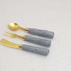 Design créatif couverts en acier inoxydable ensemble de couverts couleur marron et blanc résine et manche en bois décoration de table utilisé style modèle - Product Image 3