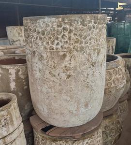 Rustic urns for garden - Product Image 1