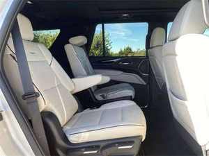 รถ SUV แคดิลแลค เอสคาเลด สปอร์ต มือสองสภาพดี - Product Image 3