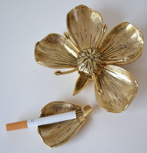 Este Cenicero de latón lujosamente diseñado combina la herencia artística con la elegancia real, imprescindible para los amantes del latón - Product Image 5