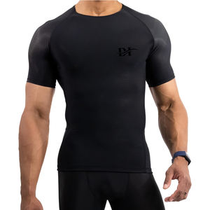 Camisa de compresión de media manga ajustada para hombre con tejido de punto transpirable y ecológica para entrenamiento - Product Image 1