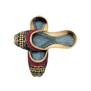 Chaussures Khussa Chappal faites à la main coussin en cuir rembourré confortable ouvert Zari Dabka pierre travail doux PAKISTANI pour la Collection d'automne - Product Image 3