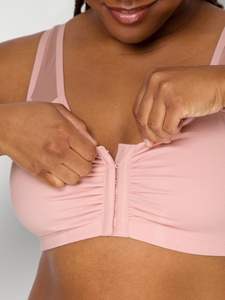 Sujetador deportivo acolchado Reversible de alta calidad para mujer Logotipo personalizado Mejor material Precio barato con patrón de impresión Servicio OEM - Product Image 5