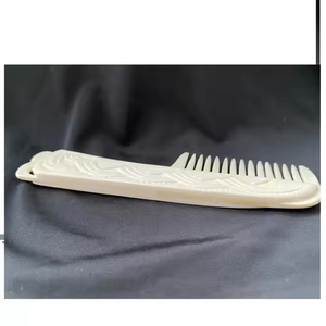 Peignes à cheveux ronds classiques en os d'ivoire de style animal, durables, avec un design sculpté, faits à la main pour un usage domestique - Product Image 3