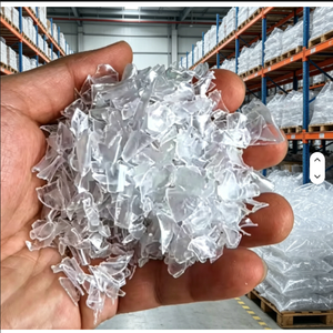 Flocons de bouteilles PET recyclées, flocons PET transparents, matière première PET post-consommation de haute qualité pour la fabrication de plastique recyclé en vrac - Product Image 4