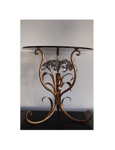 Mesa de centro de aluminio con temática botánica con detalles ingeniosos y tapa de cristal diseñada para el punto focal de la sala de estar - Product Image 6