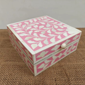 Boîte à bijoux artisanale en incrustation d'os Rangement élégant pour bagues, boucles d'oreilles et accessoires Boîte à bijoux de luxe en incrustation d'os - Product Image 1