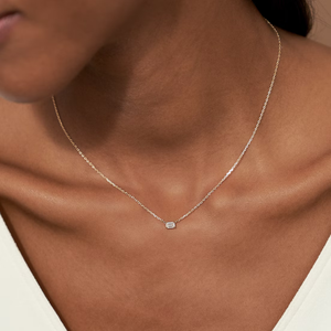 Collier pendentif solitaire en moissanite émeraude rectangulaire Est-Ouest, argent sterling 925, chaîne à maillons tendance, bijoux de fiançailles - Product Image 6