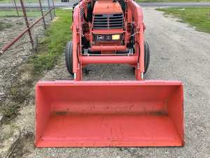 Pour tracteur de fiabilité Kubota M5700 pour l'agriculture quotidienne avec pompe et moteur à composants de base - Product Image 6