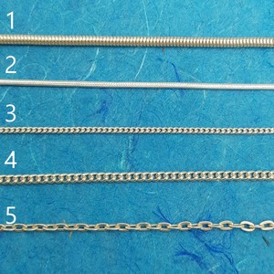 Collier en argent avec perle d'eau douce artisanale au design unique de peigne de paon pour mariage ou cadeau - Product Image 4