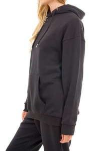 Sweat à capuche uni noir streetwear pour femme – Qualité supérieure, respirant, coupe oversize, logo personnalisé pour l'hiver et l'extérieur - Product Image 3