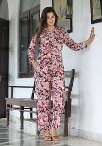 Conjuntos de ropa de dormir de algodón con estampado floral hechos a medida Ropa de dormir coordinada transpirable para todas las estaciones. Ideal para regalar - Product Image 4