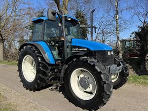 Tractor de pie New Hollands TS110 para uso agrícola con componentes centrales, bomba de engranajes de motor de cojinete - Product Image 6