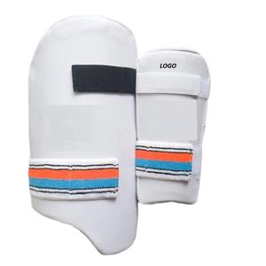 Coussinets de cuisse thaïlandais ajustés personnalisés, légers et vierges, de couleur noire, pour l'entraînement au cricket et le travail. - Product Image 4