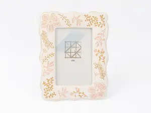 New Design Cast Poly Resin With Floral Pattern Photo Frame For 4"x6" Photo
