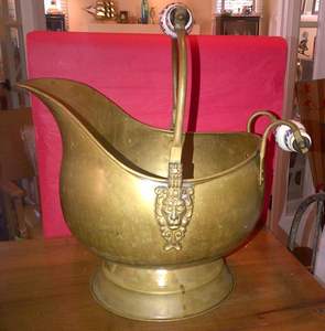 Timeless design <b>brass</b> <b>coal</b> bucket ideal for homeowners who appreciate classic elegance and practical <b>coal</b> storage solutions - Product Image 5